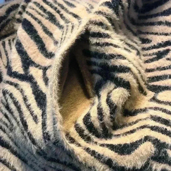 NVLT Women Tiger Pattern Rust/ Black Coat Jacket Button Closure Size Medium NWT - Picture 9 of 15